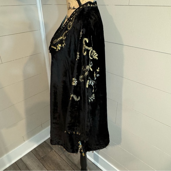 Soft Surroundings Black Crushed Velvet Embroidered Tunic Top - Large - Picture 5 of 9